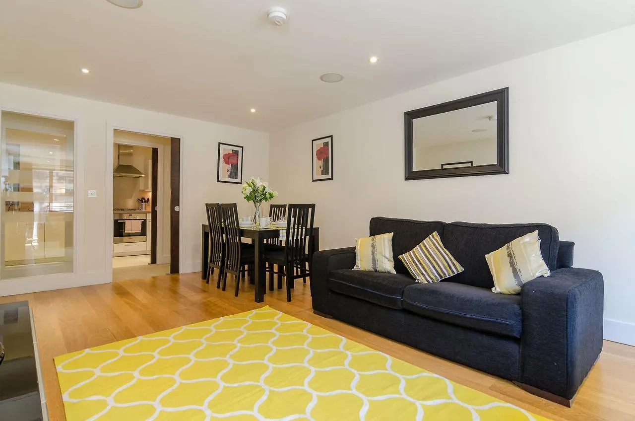Custom House Square: Cathedral Quarter Apartman Belfast