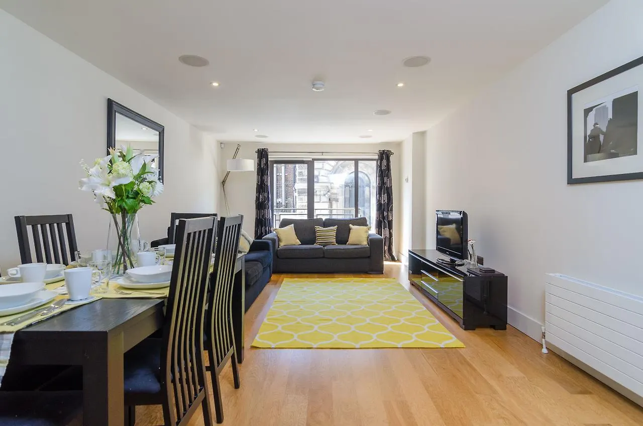 Custom House Square: Cathedral Quarter Apartman Belfast