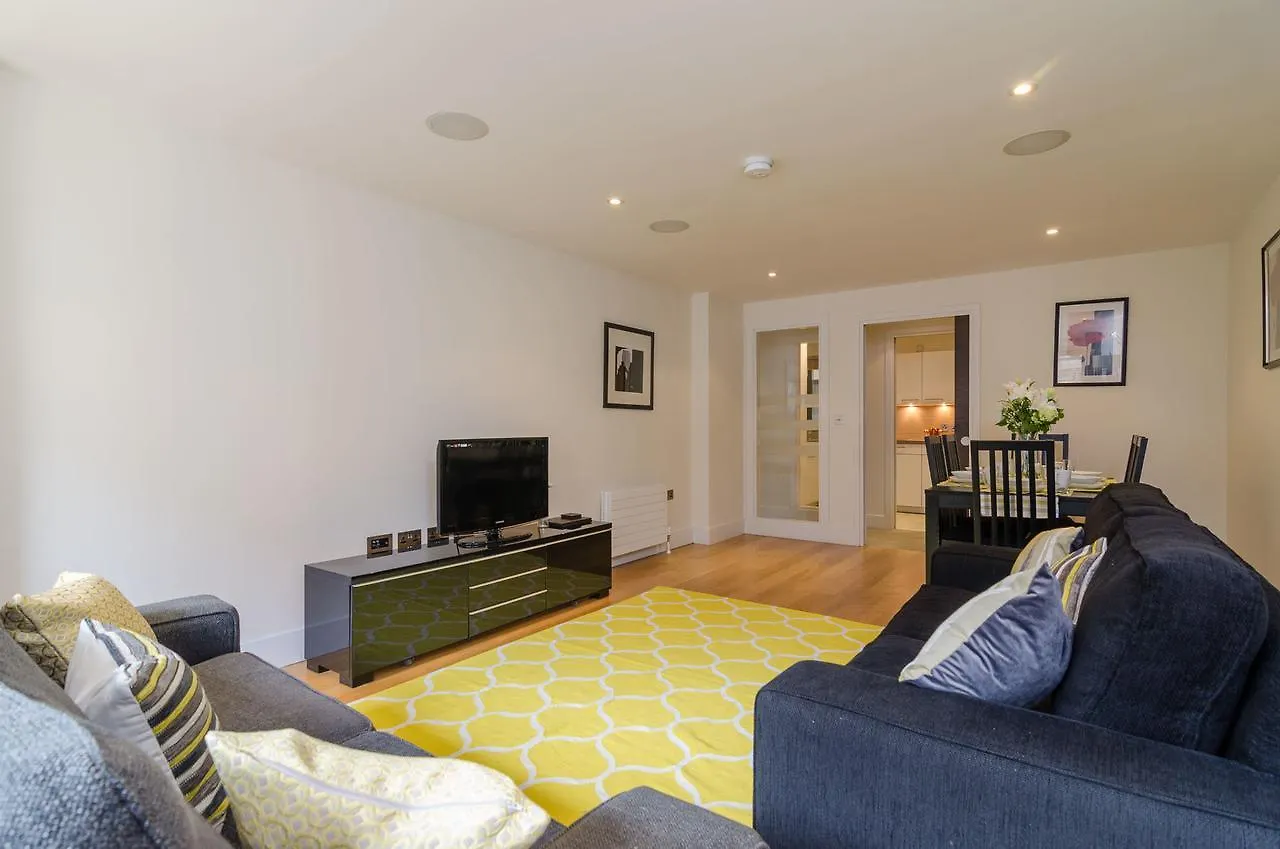 Custom House Square: Cathedral Quarter Apartman Belfast